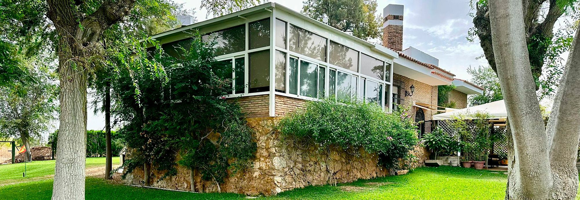 Amplia oferta de pisos, casas, locales, solares . Grupo Vivit Asesores S.L. en Alcalá De Guadaira